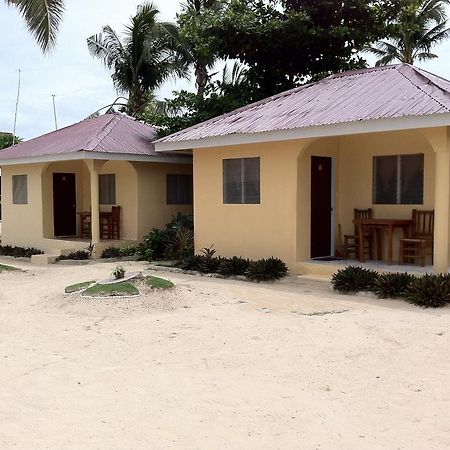 Beach Placid Resort And Restaurant Santa Fe  Exterior photo